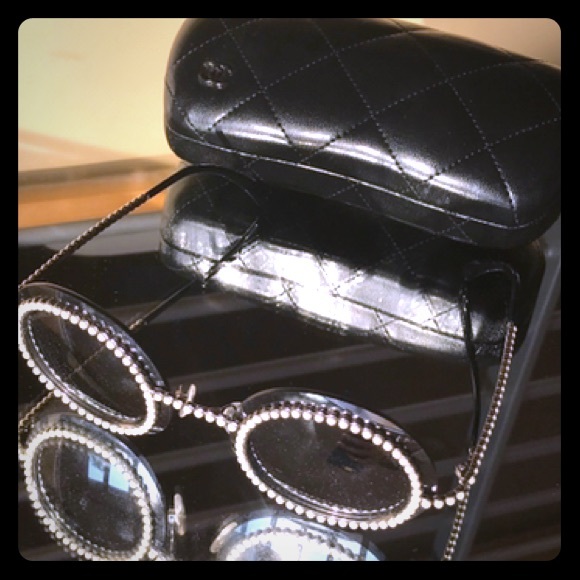 Chanel sunglasses new with defect - Picture 1 of 7